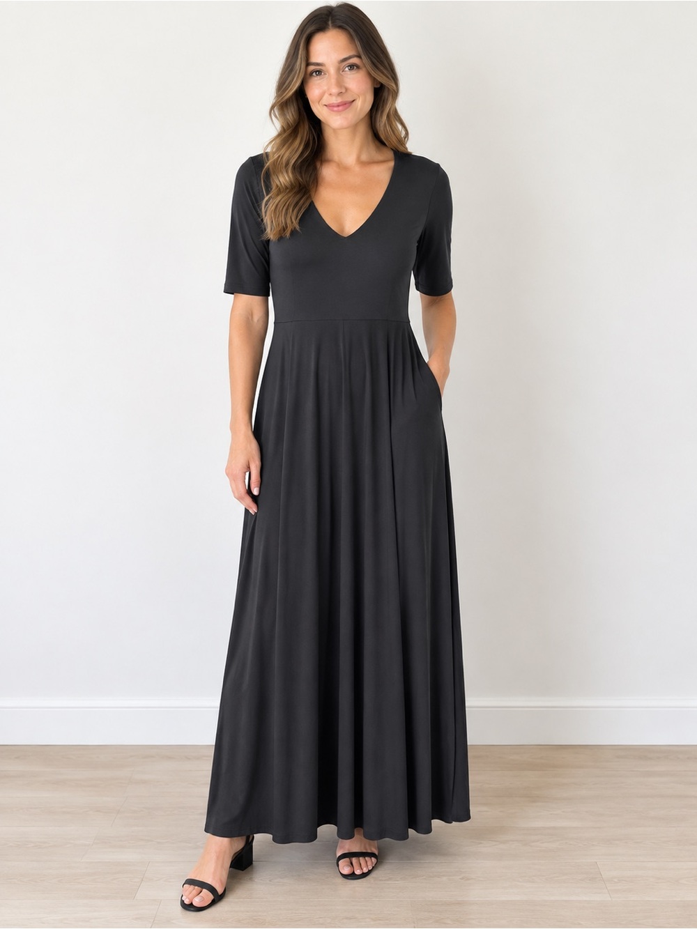 Agnes & Dora Essential Austen Dress Black V-Neck Maxi NWT Size M